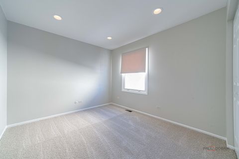 Tiny photo for 1380 Larchmont Drive, Buffalo Grove, IL 60089 (MLS # 12548519)