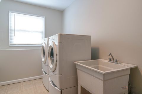 Tiny photo for 1380 Larchmont Drive, Buffalo Grove, IL 60089 (MLS # 12548519)