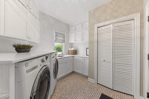 Tiny photo for 303 Cardinal Drive, Bloomingdale, IL 60108 (MLS # 12708855)
