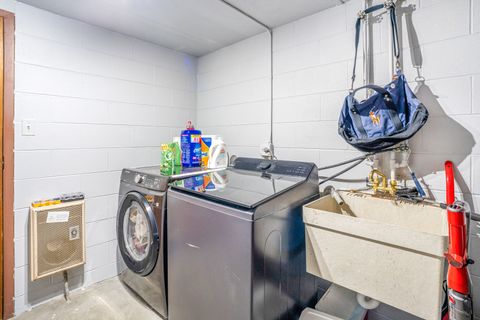 Tiny photo for 9800 S Karlov Avenue #1B, Oak Lawn, IL 60453 (MLS # 12559189)