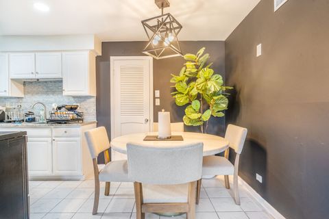 Tiny photo for 9800 S Karlov Avenue #1B, Oak Lawn, IL 60453 (MLS # 12559189)