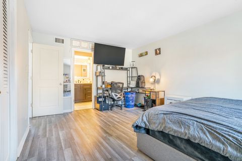 Tiny photo for 9800 S Karlov Avenue #1B, Oak Lawn, IL 60453 (MLS # 12559189)