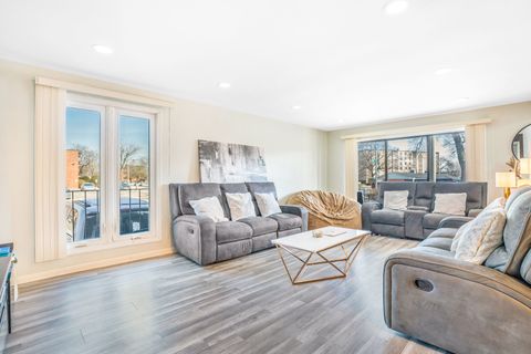 Tiny photo for 9800 S Karlov Avenue #1B, Oak Lawn, IL 60453 (MLS # 12559189)