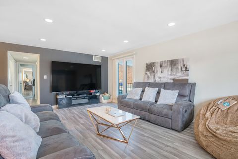 Tiny photo for 9800 S Karlov Avenue #1B, Oak Lawn, IL 60453 (MLS # 12559189)