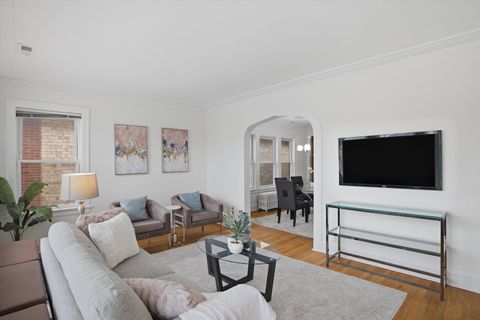 Tiny photo for 2815 W Fitch Avenue, Chicago, IL 60645 (MLS # 12600904)