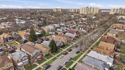 Tiny photo for 2815 W Fitch Avenue, Chicago, IL 60645 (MLS # 12600904)