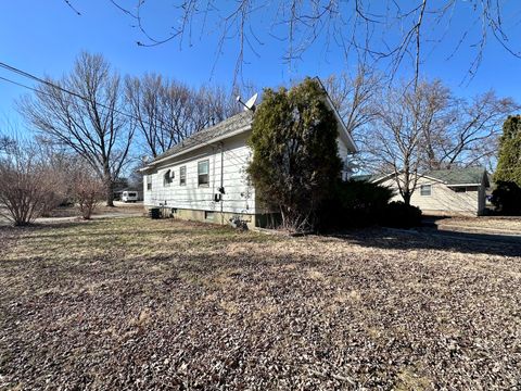 Tiny photo for 701 Ave L, Sterling, IL 61081 (MLS # 12588208)