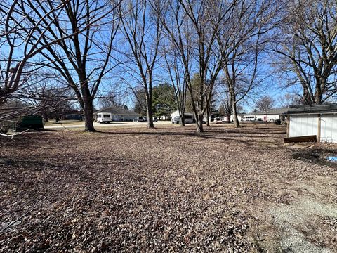 Tiny photo for 701 Ave L, Sterling, IL 61081 (MLS # 12588208)