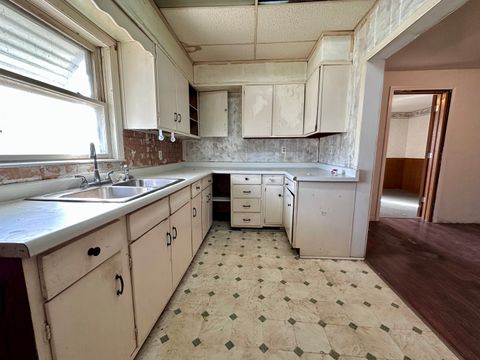 Tiny photo for 701 Ave L, Sterling, IL 61081 (MLS # 12588208)