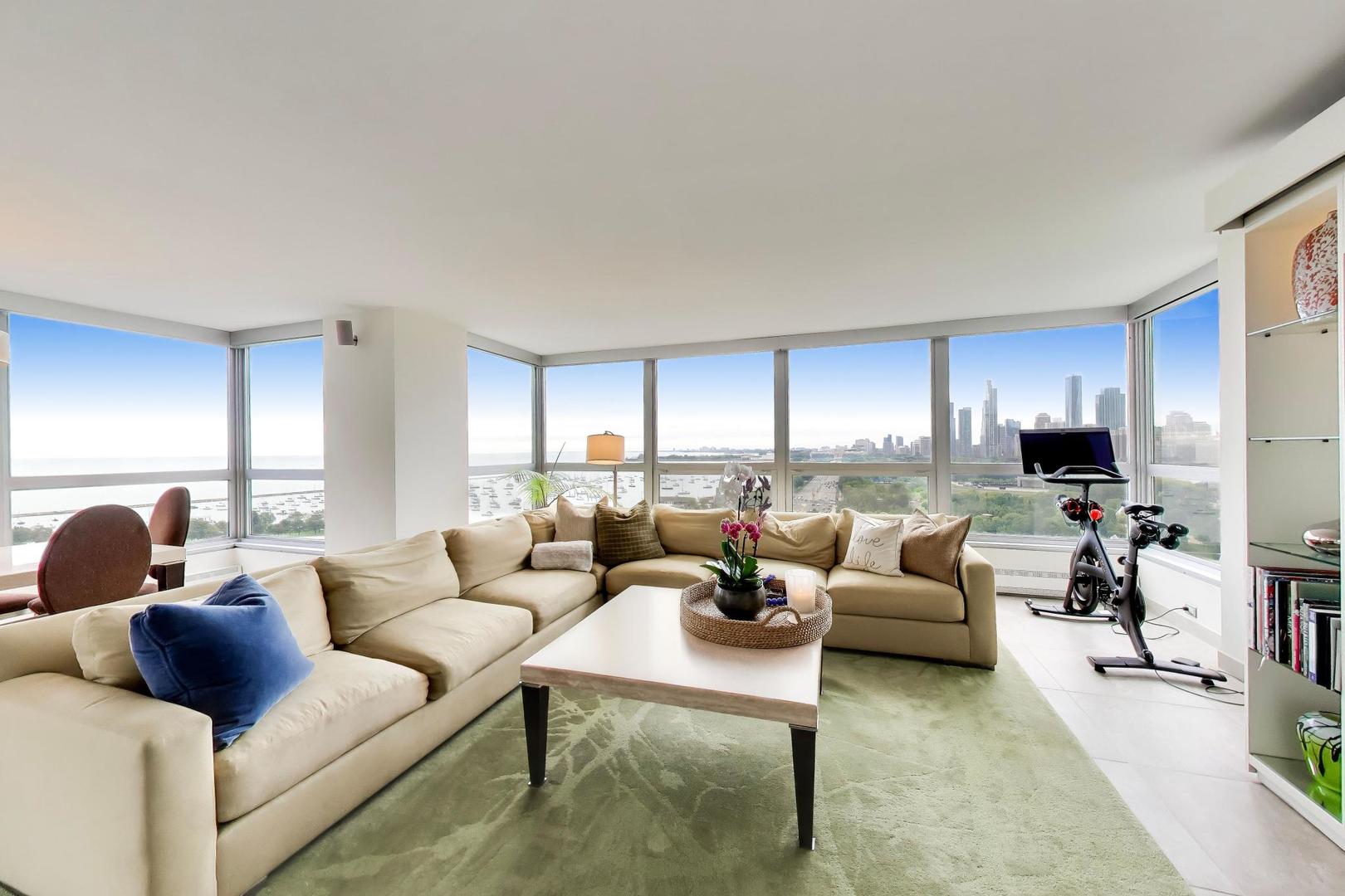 360 E Randolph Street 1401