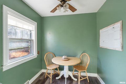 Tiny photo for 630 32ND Avenue, Moline, IL 61265 (MLS # QC4269378)