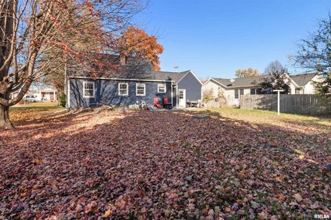 Tiny photo for 630 32ND Avenue, Moline, IL 61265 (MLS # QC4269378)