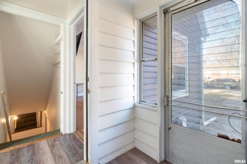 Tiny photo for 630 32ND Avenue, Moline, IL 61265 (MLS # QC4269378)