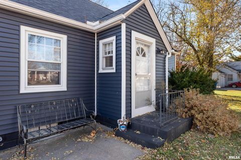 Tiny photo for 630 32ND Avenue, Moline, IL 61265 (MLS # QC4269378)