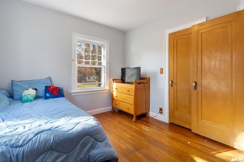 Tiny photo for 630 32ND Avenue, Moline, IL 61265 (MLS # QC4269378)