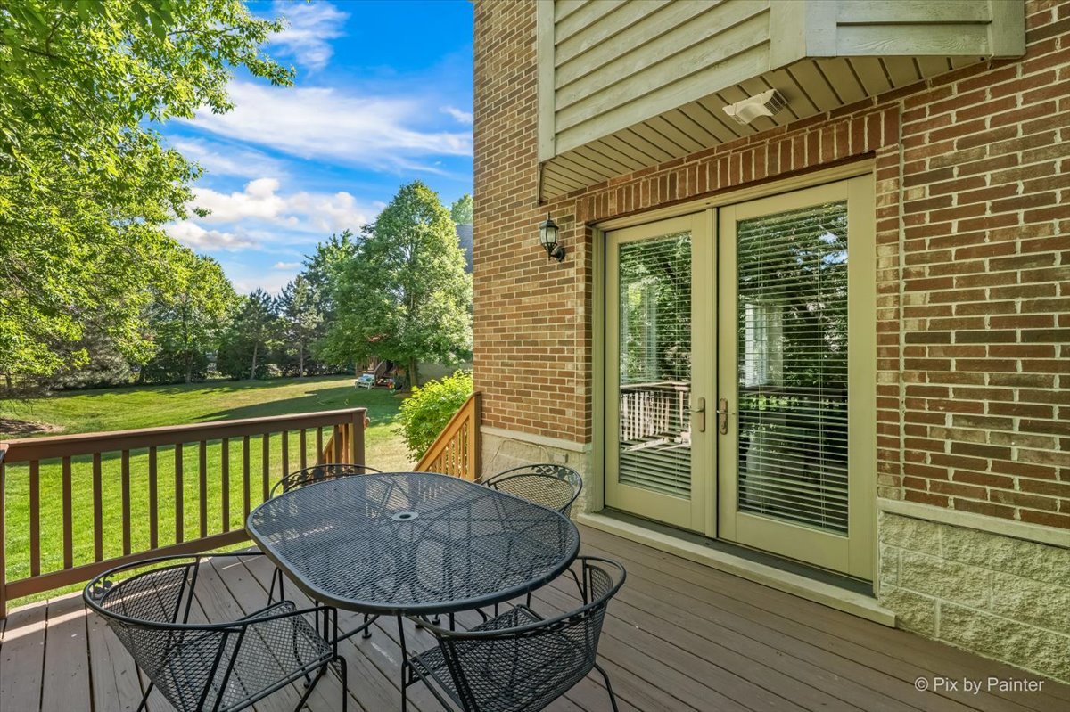 1515 Stonegate Manor