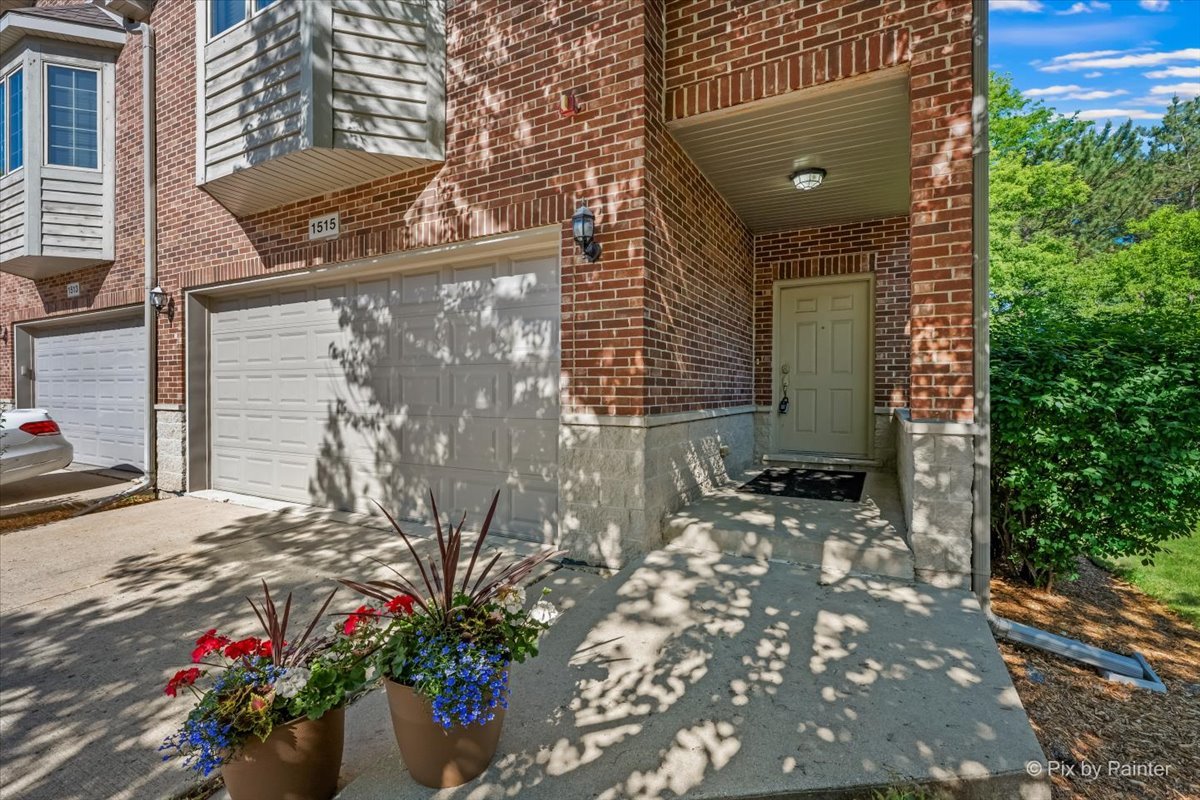 1515 Stonegate Manor