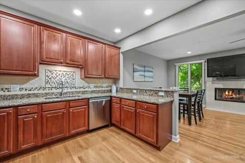 Tiny photo for 1515 Stonegate Manor MNR, Mount Prospect, IL 60056 (MLS # 12667173)