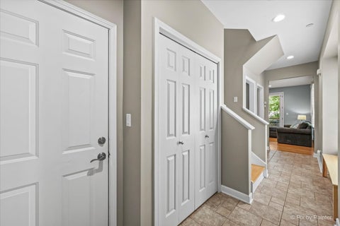 Tiny photo for 1515 Stonegate Manor MNR, Mount Prospect, IL 60056 (MLS # 12667173)