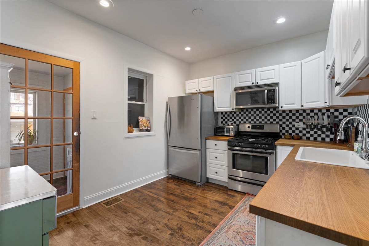 1835 N Lowell Avenue