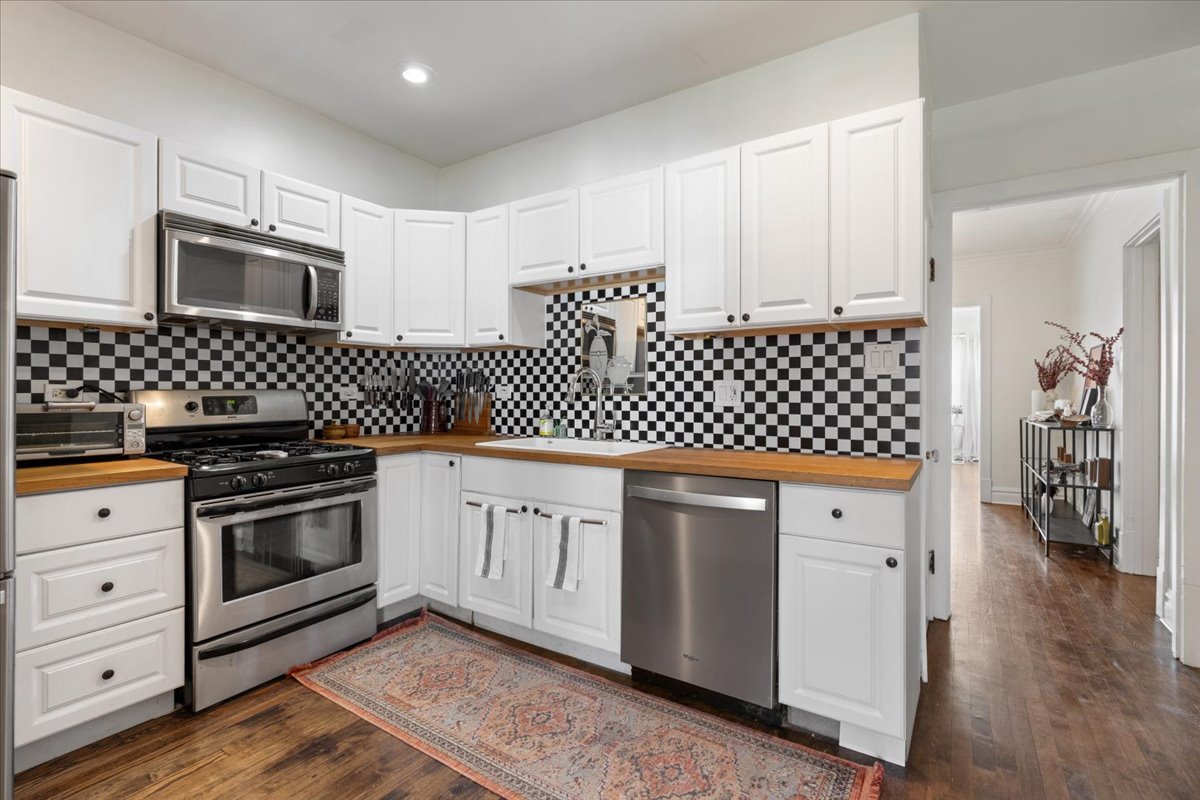 1835 N Lowell Avenue