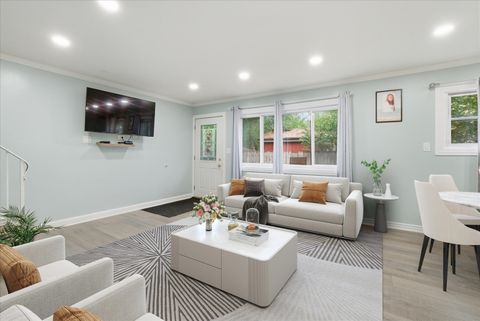 Tiny photo for 1582 Pennsylvania Avenue, Des Plaines, IL 60018 (MLS # 12511169)