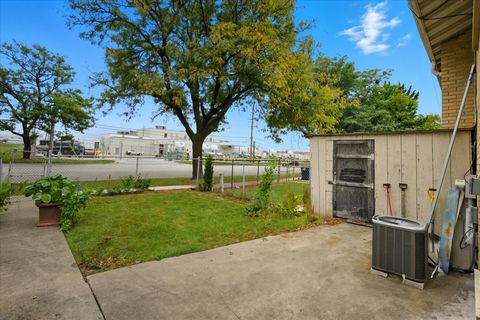 Tiny photo for 1582 Pennsylvania Avenue, Des Plaines, IL 60018 (MLS # 12511169)