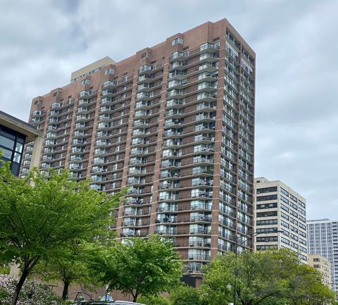 4170 N Marine Drive 18M Chicago IL 60613