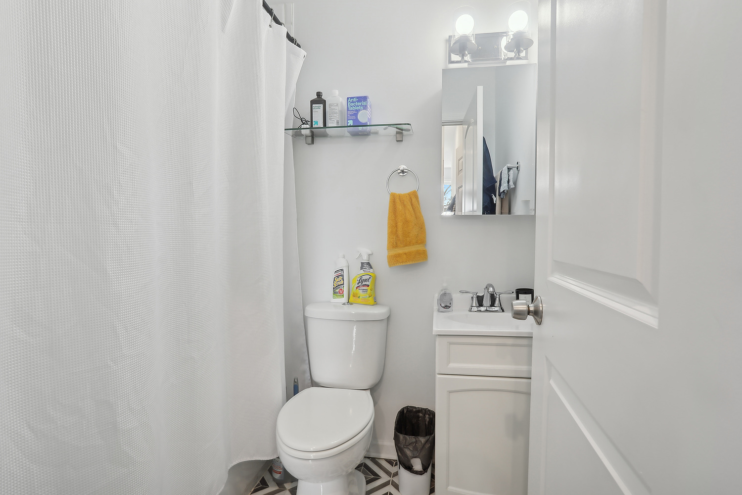 1117 W 18th Place