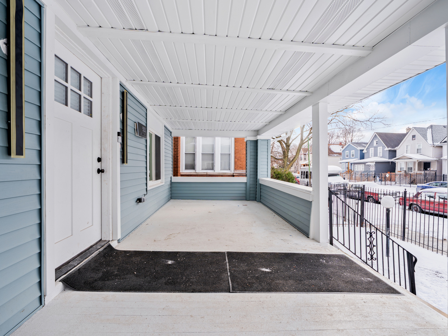 553 N Leamington Avenue