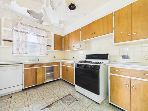 Tiny photo for 8156 S Paxton Avenue, Chicago, IL 60617 (MLS # 12751214)