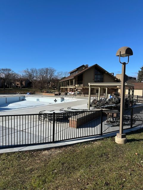Tiny photo for 301 Lake Hinsdale Drive #108, Willowbrook, IL 60527 (MLS # 12544571)