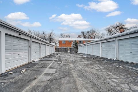 Tiny photo for 491 OLD SURREY Lane #A, Hinsdale, IL 60521 (MLS # 12525416)