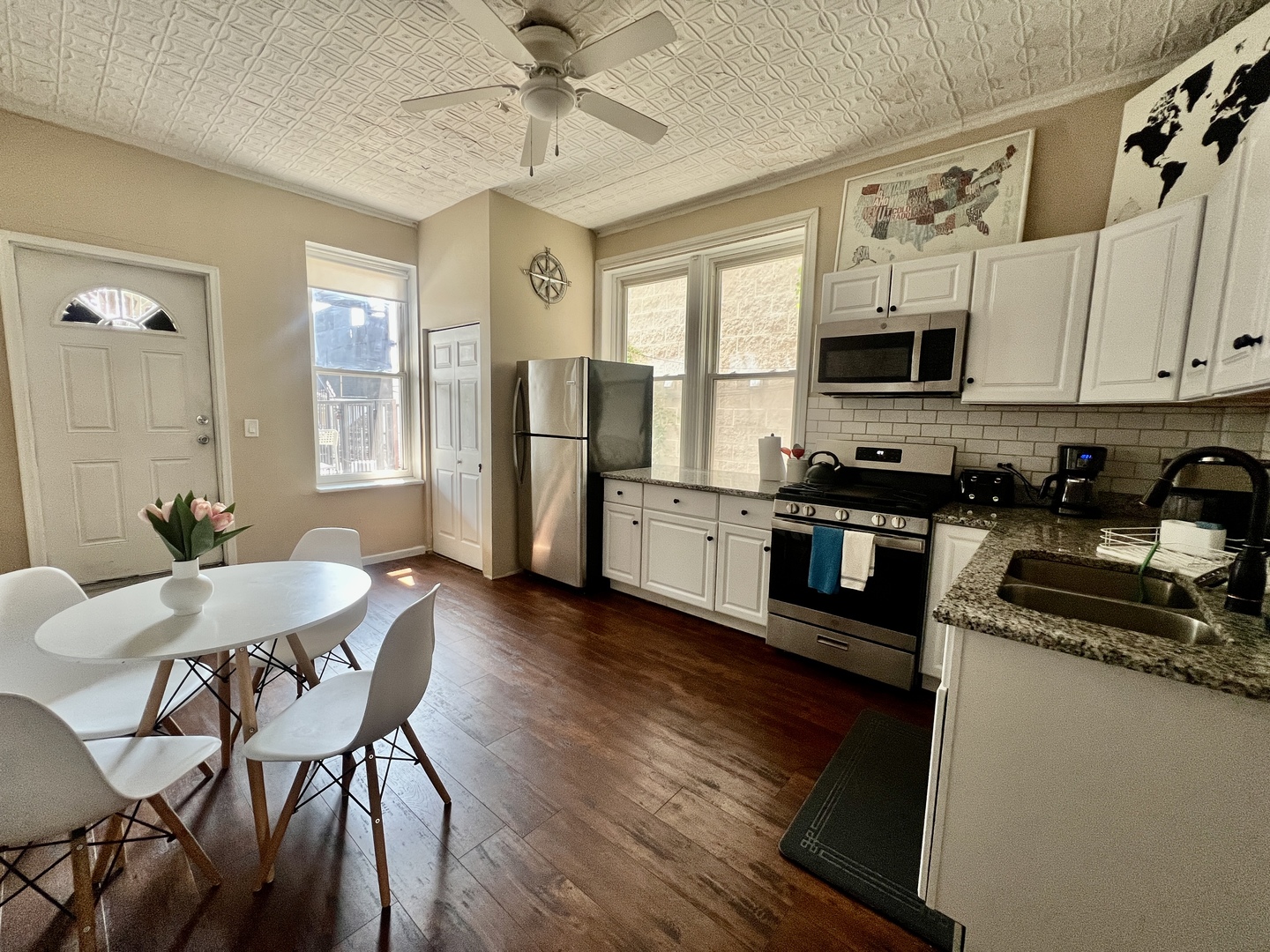 1637 W North Avenue 2