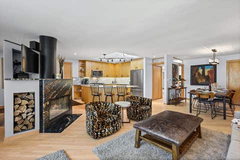Tiny photo for 820 Lawler Avenue, Wilmette, IL 60091 (MLS # 12675012)
