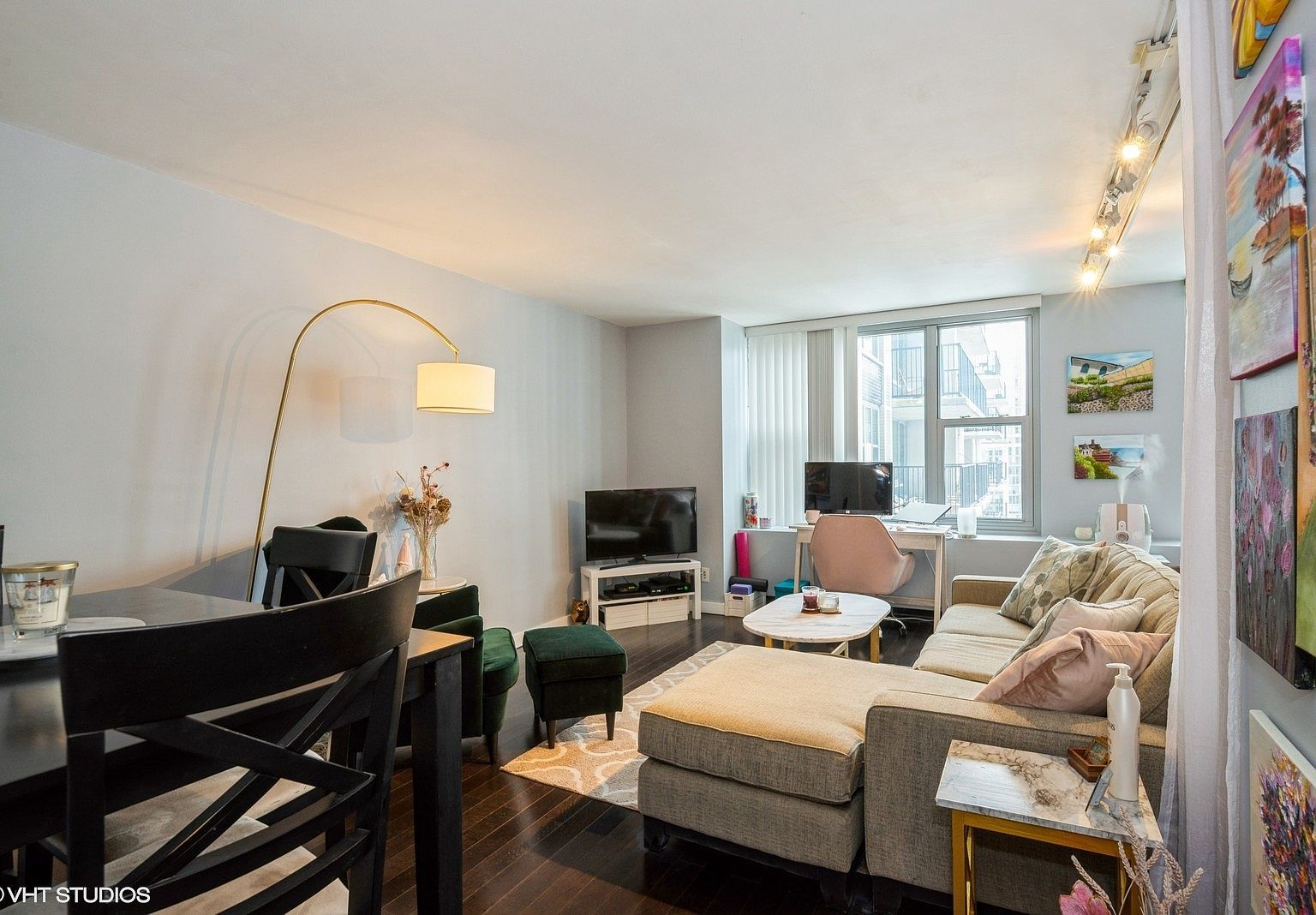 400 E Randolph Street 3502