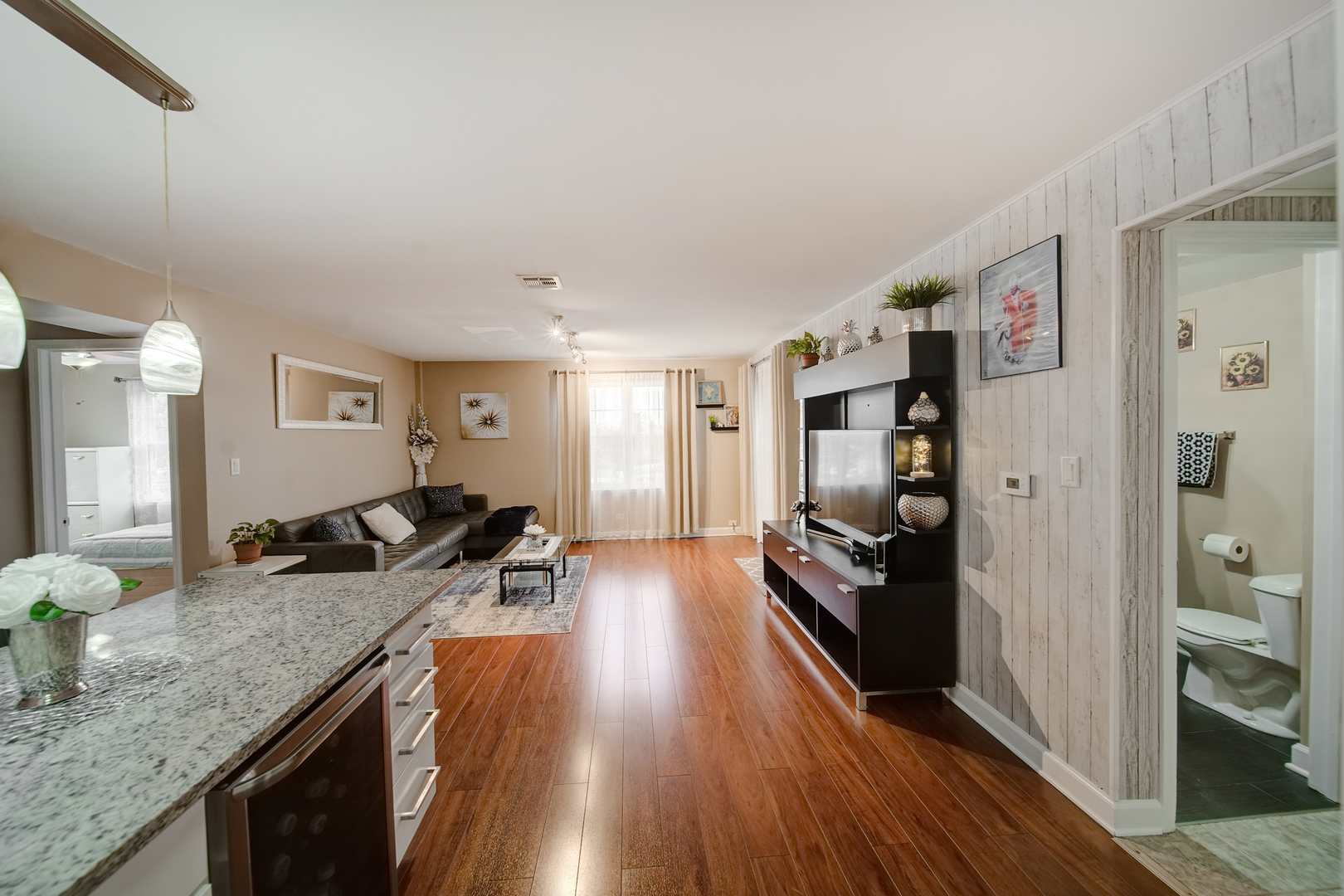 9146 Grand Avenue 2NE