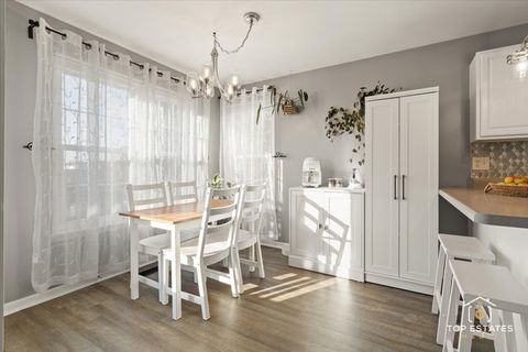 Tiny photo for 310 Buckingham Circle #B, Elgin, IL 60120 (MLS # 12510859)