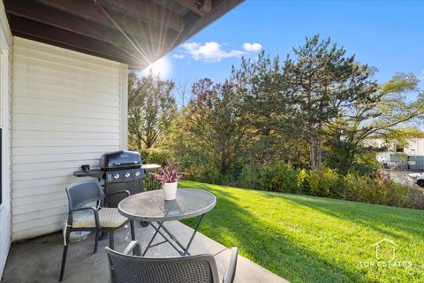 Tiny photo for 310 Buckingham Circle #B, Elgin, IL 60120 (MLS # 12510859)