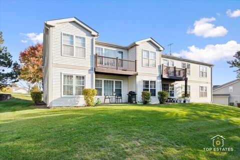 Tiny photo for 310 Buckingham Circle #B, Elgin, IL 60120 (MLS # 12510859)