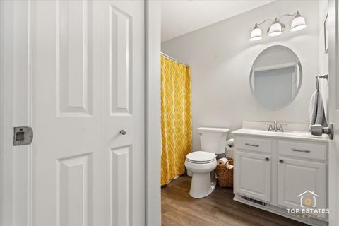 Tiny photo for 310 Buckingham Circle #B, Elgin, IL 60120 (MLS # 12510859)