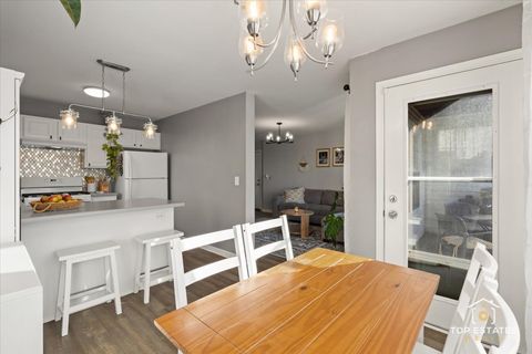 Tiny photo for 310 Buckingham Circle #B, Elgin, IL 60120 (MLS # 12510859)