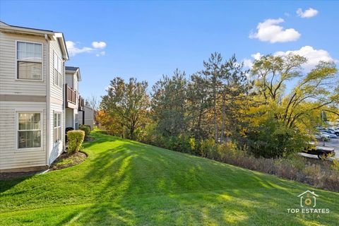 Tiny photo for 310 Buckingham Circle #B, Elgin, IL 60120 (MLS # 12510859)