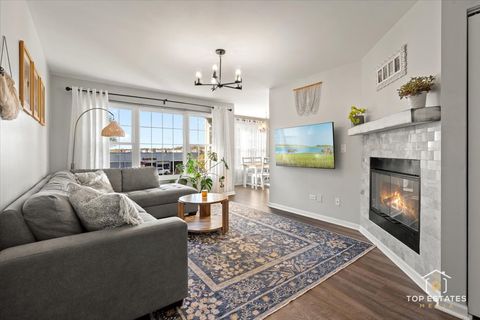 Tiny photo for 310 Buckingham Circle #B, Elgin, IL 60120 (MLS # 12510859)