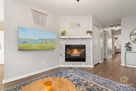 Tiny photo for 310 Buckingham Circle #B, Elgin, IL 60120 (MLS # 12510859)