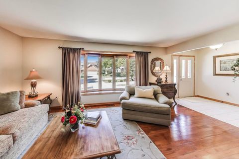 Tiny photo for 8843 Oxford Street, Woodridge, IL 60517 (MLS # 12471308)