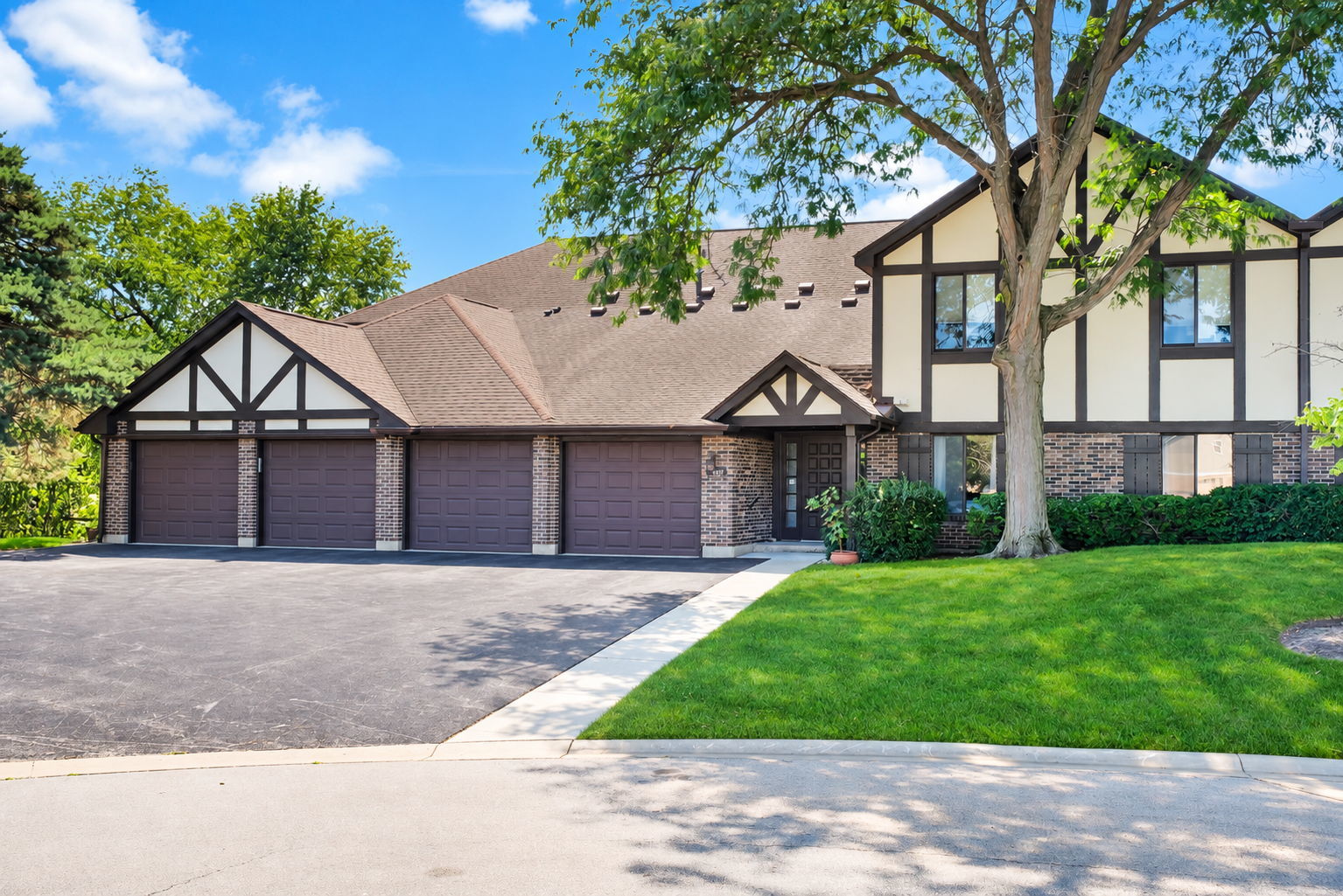 1037 Cottonwood Court 2BL