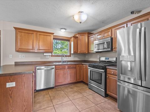 Tiny photo for 6058 Dorothy Lane, Roscoe, IL 61073 (MLS # 12468303)