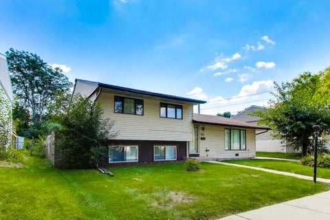 655 Thornwood Drive, Buffalo Grove, IL 60089 - #: 12746319