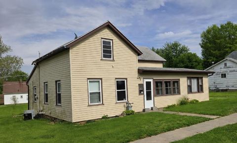 Photo of 209 N Willis Street, Heyworth, IL 61745 (MLS # 12646640)